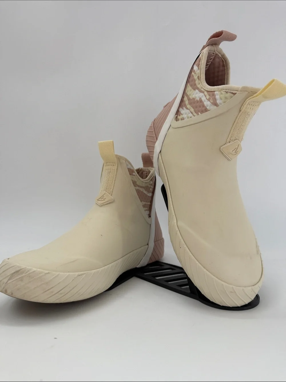 Sperry Womens Cream Chelsea Cutwater Deck Boot Size US 8.0M EU 39